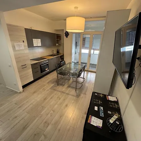 Apartamento Cca23- By Homes In Ancona