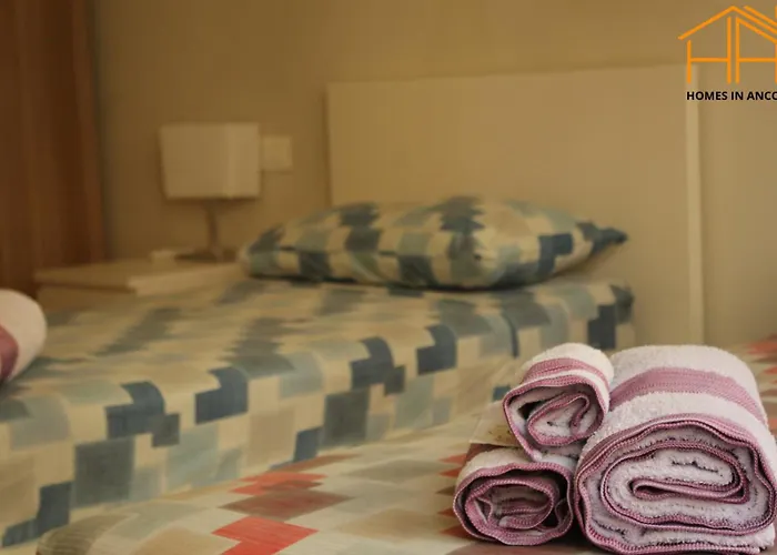 Lägenhet Carloalberto23- Rooms By Homes In Ancona