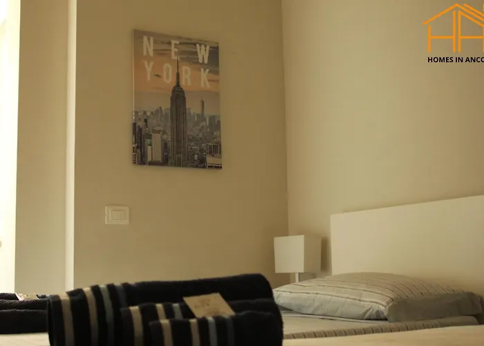 Lägenhet Carloalberto23- Rooms By Homes In Ancona *