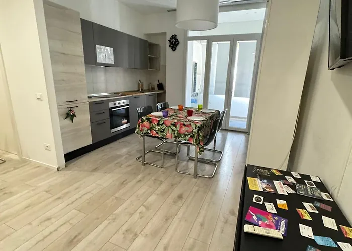 Carloalberto23- Rooms By Homes In Ancona Lägenhet *