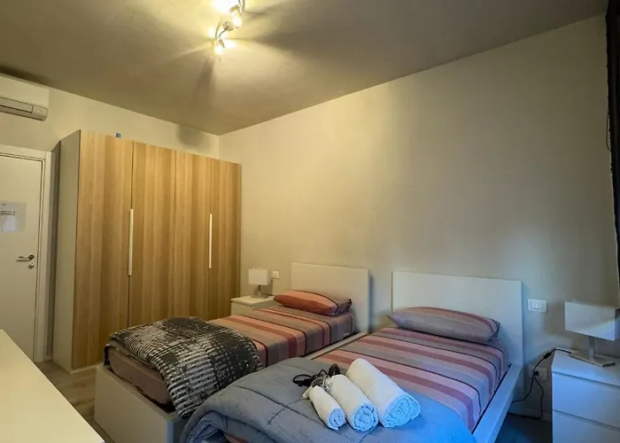 Carloalberto23- Rooms By Homes In Ancona Lägenhet