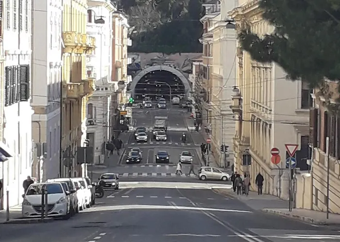 Carloalberto23- Rooms By Homes In Ancona Lägenhet *