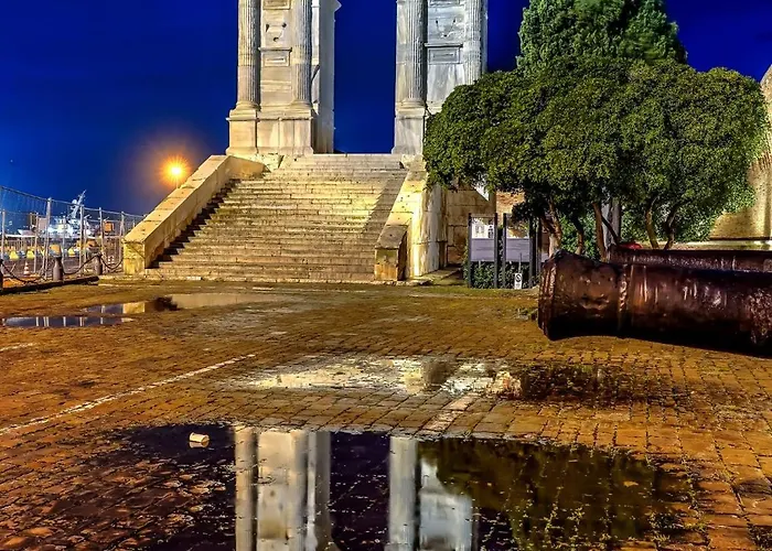 Carloalberto23- Rooms By Homes In Ancona Lägenhet