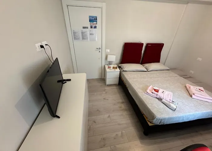 Carloalberto23- Rooms By Homes In Ancona Lägenhet *